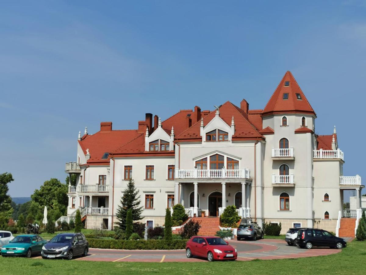 Palac Koronny Noclegi & Wypoczynek Wodzislaw Экстерьер фото